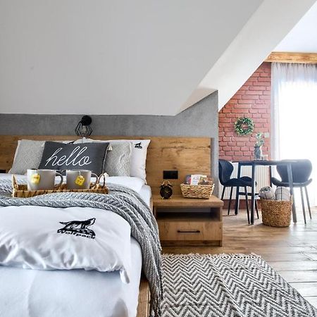 Wolfpack Guest House เบียลกาตัทร์ชันสกา ภายนอก รูปภาพ