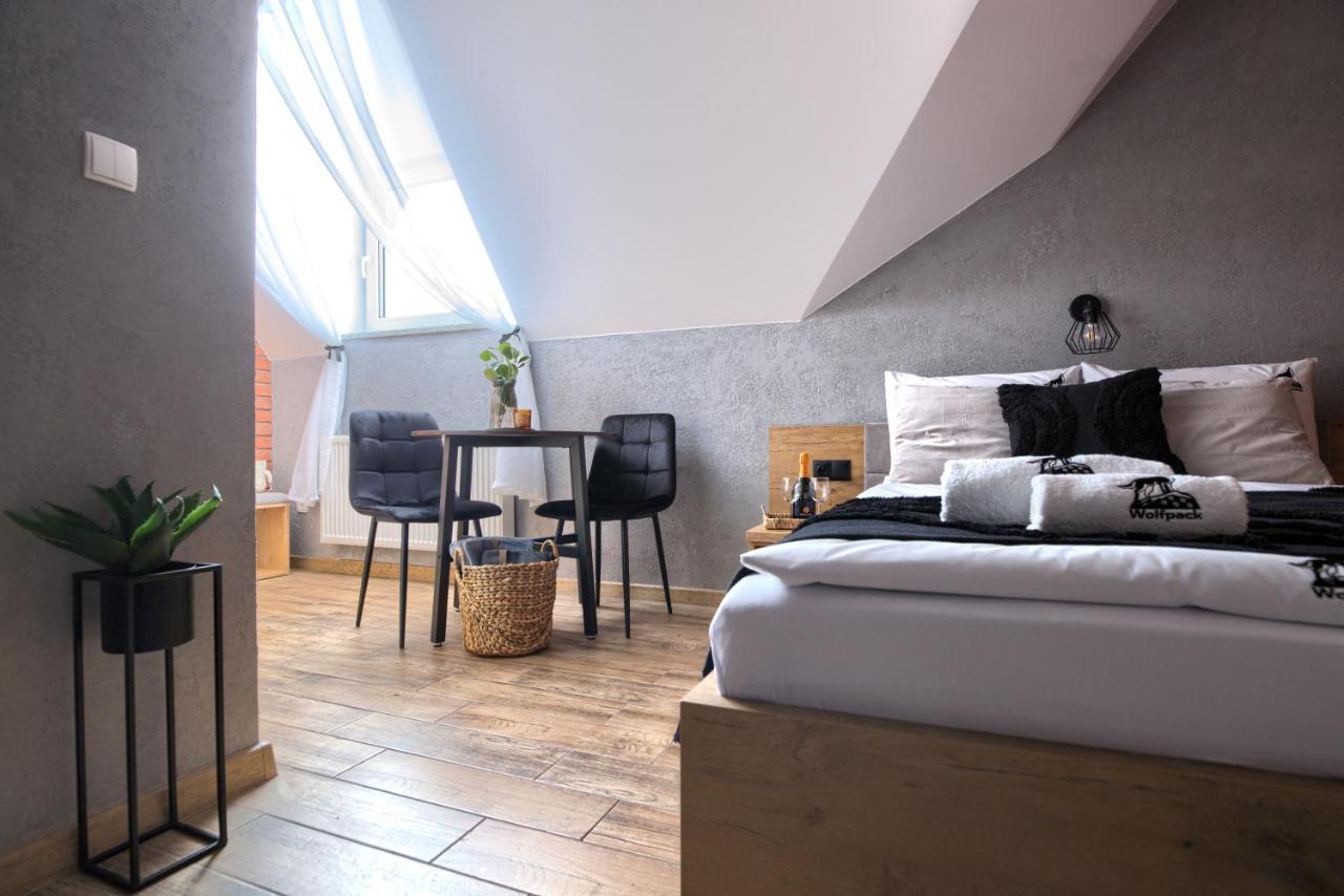 Wolfpack Guest House เบียลกาตัทร์ชันสกา ภายนอก รูปภาพ