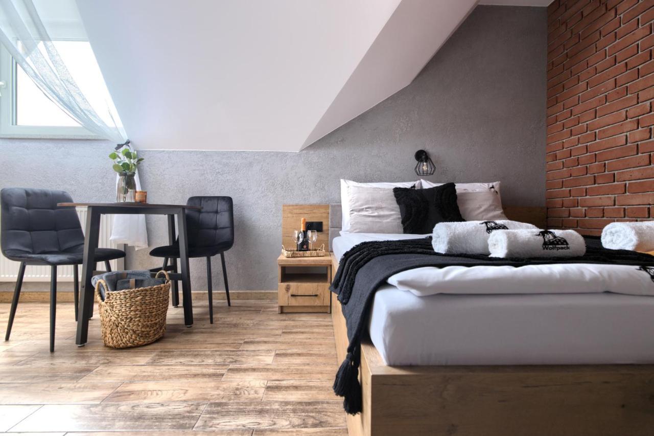 Wolfpack Guest House เบียลกาตัทร์ชันสกา ภายนอก รูปภาพ