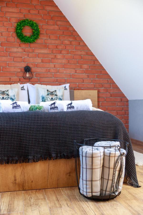 Wolfpack Guest House เบียลกาตัทร์ชันสกา ภายนอก รูปภาพ