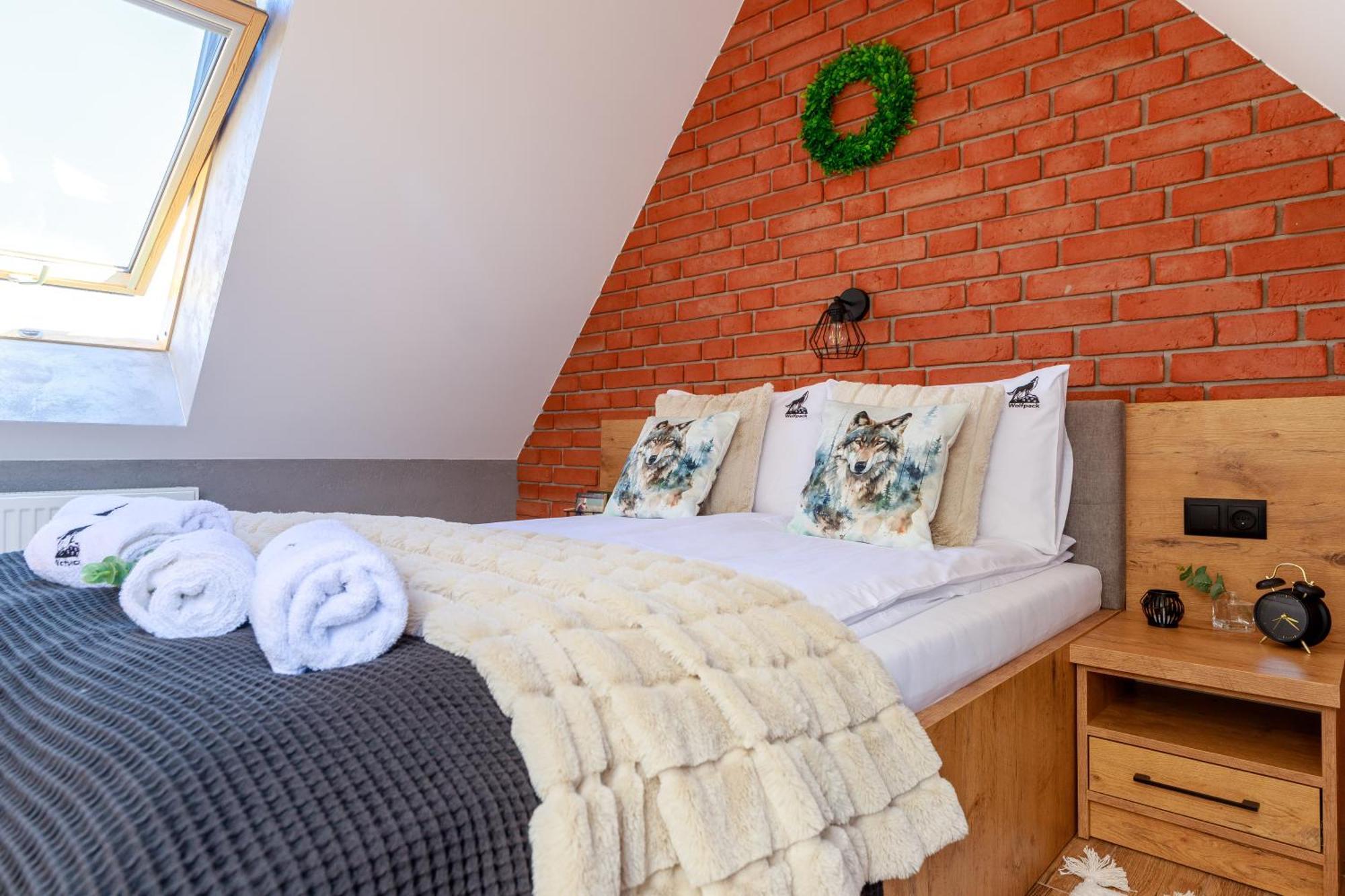 Wolfpack Guest House เบียลกาตัทร์ชันสกา ภายนอก รูปภาพ