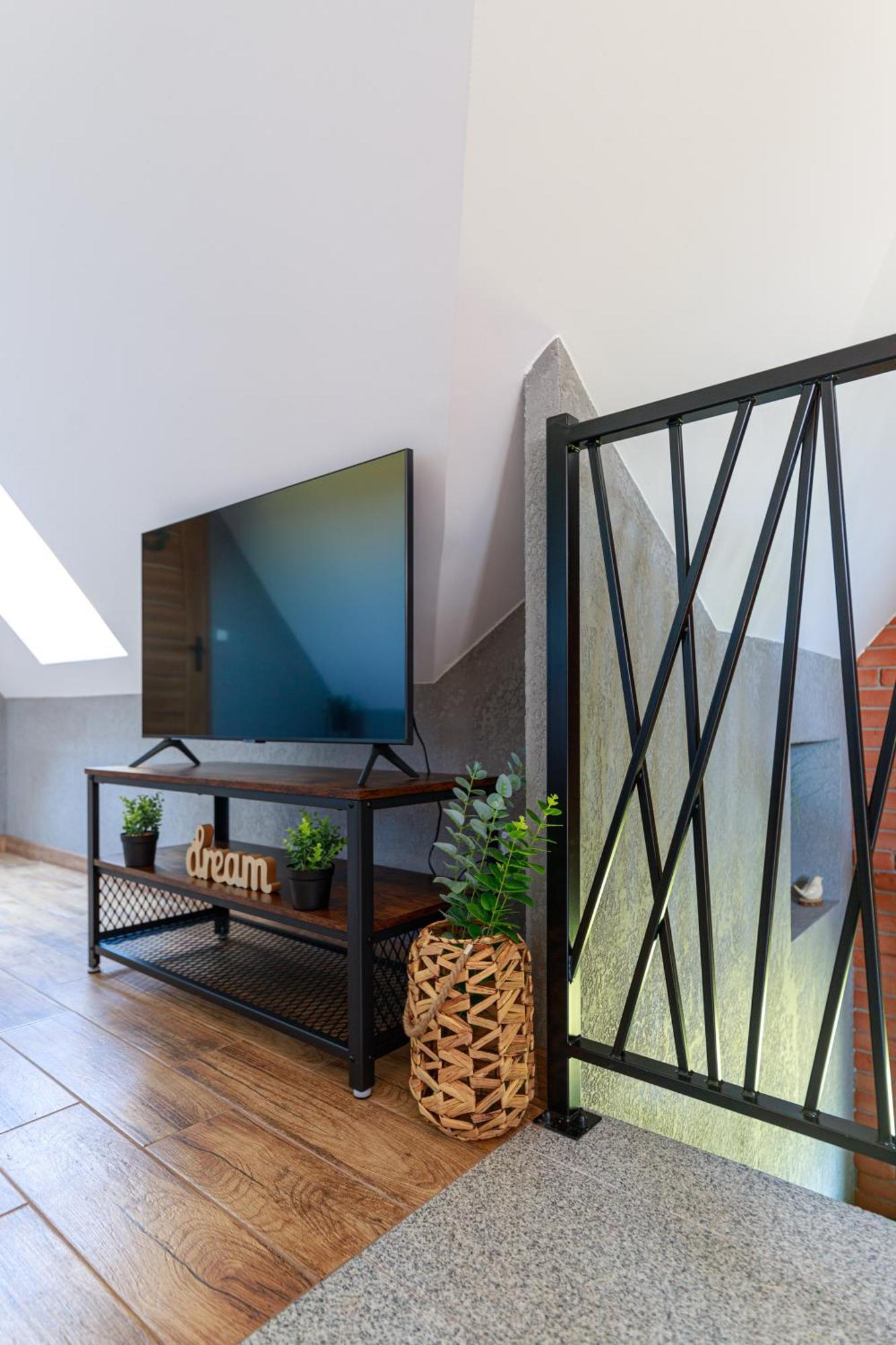 Wolfpack Guest House เบียลกาตัทร์ชันสกา ภายนอก รูปภาพ